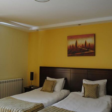 Garni Hotel Contact Belgrade Exterior photo