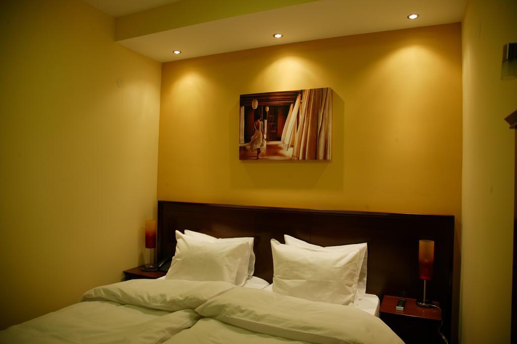Garni Hotel Contact Belgrade Room photo