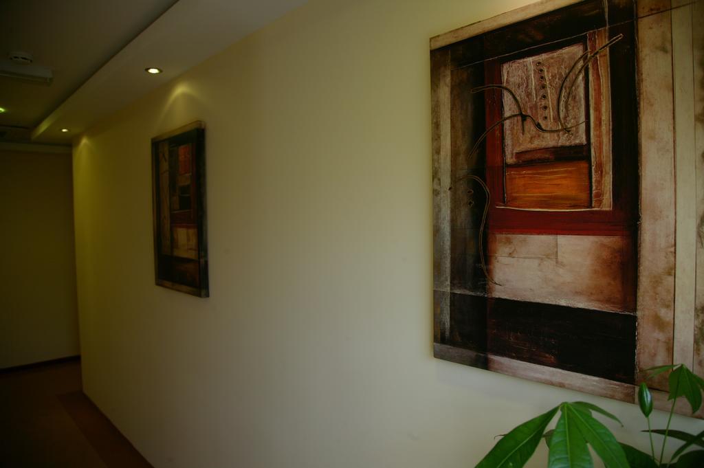 Garni Hotel Contact Belgrade Exterior photo