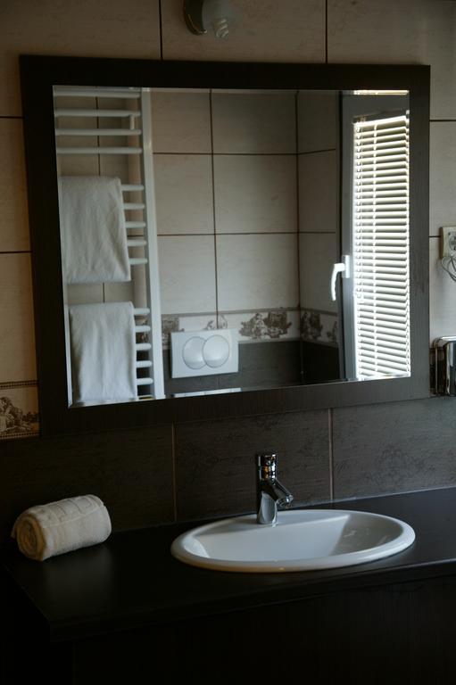Garni Hotel Contact Belgrade Exterior photo