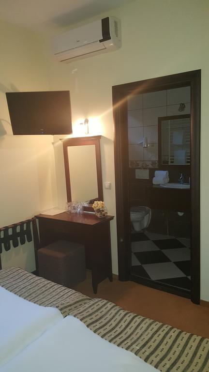 Garni Hotel Contact Belgrade Exterior photo