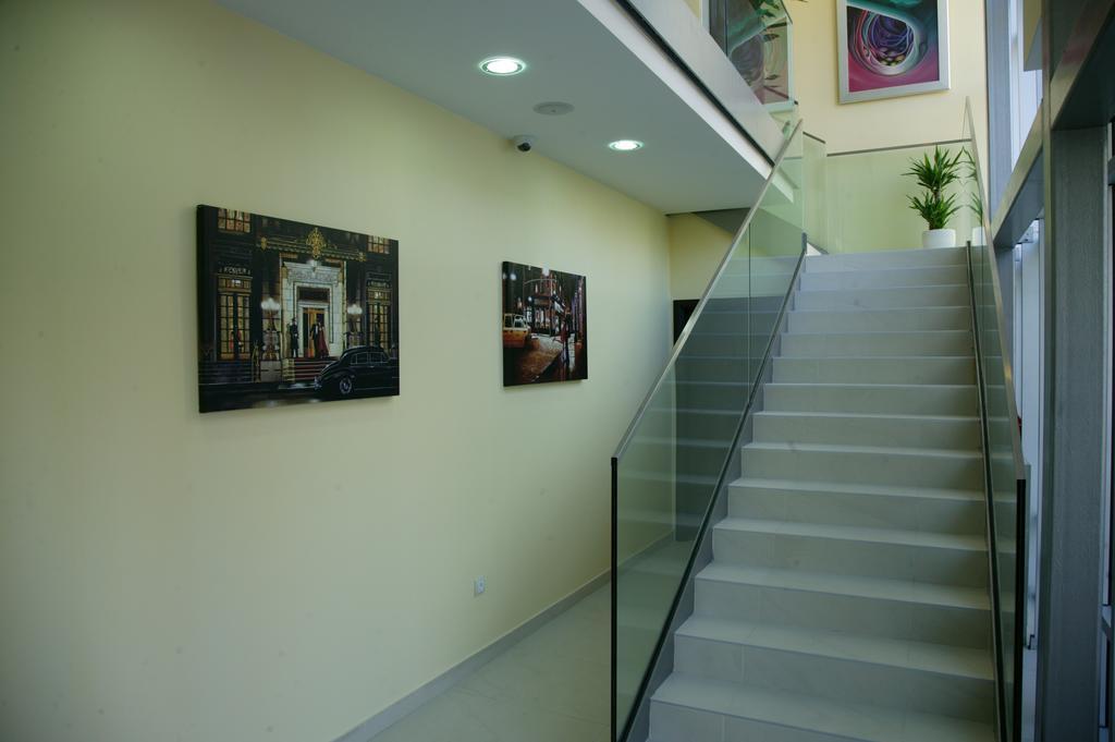 Garni Hotel Contact Belgrade Exterior photo
